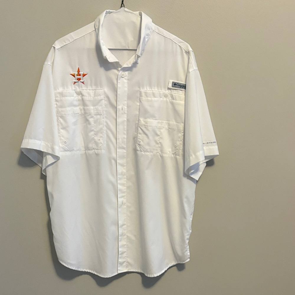 Columbia Men's White Short Sleeve Casual Shirt with the Houston Astros logo